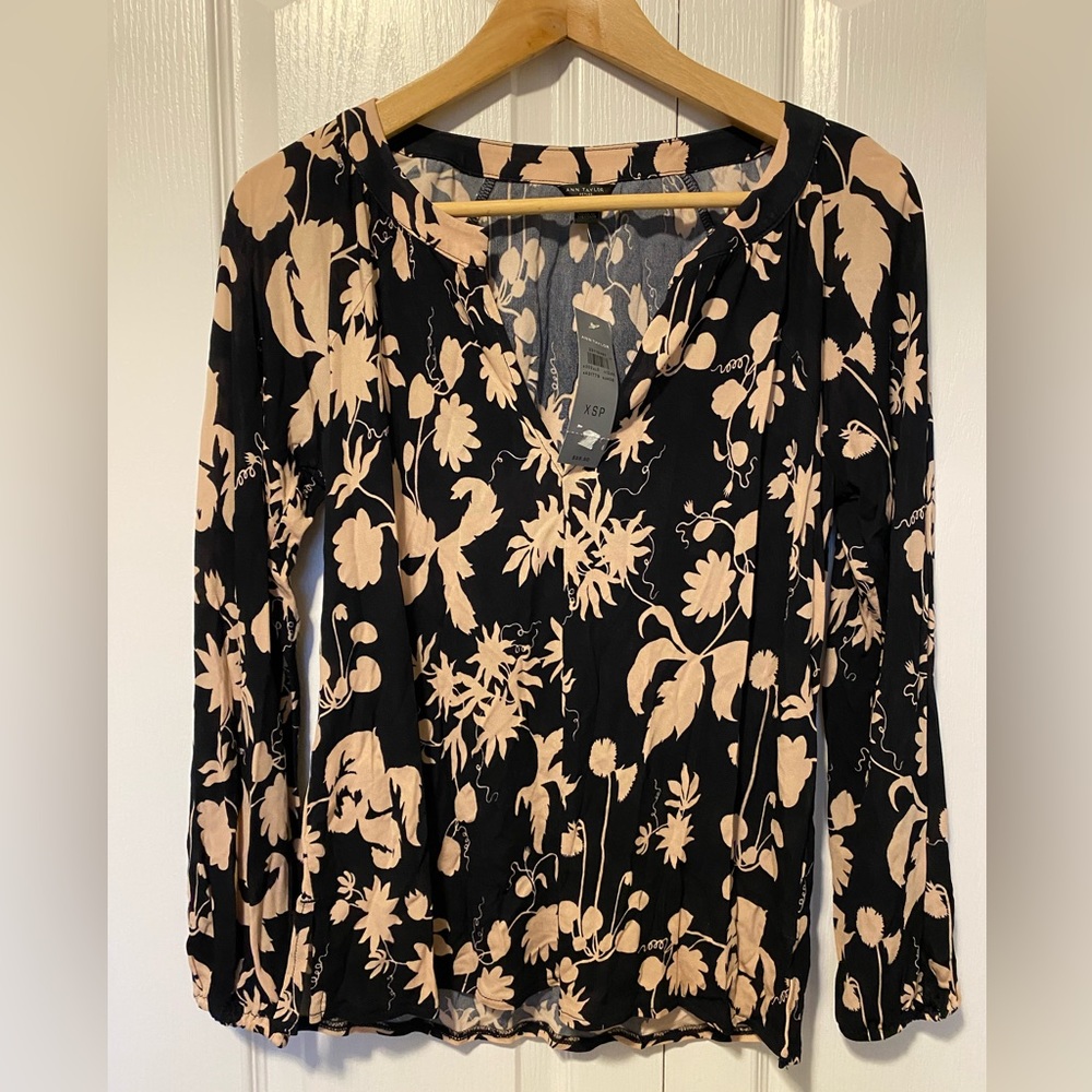 Ann Taylor Petite NWT Floral Long Sleeve Blouse Size XSP